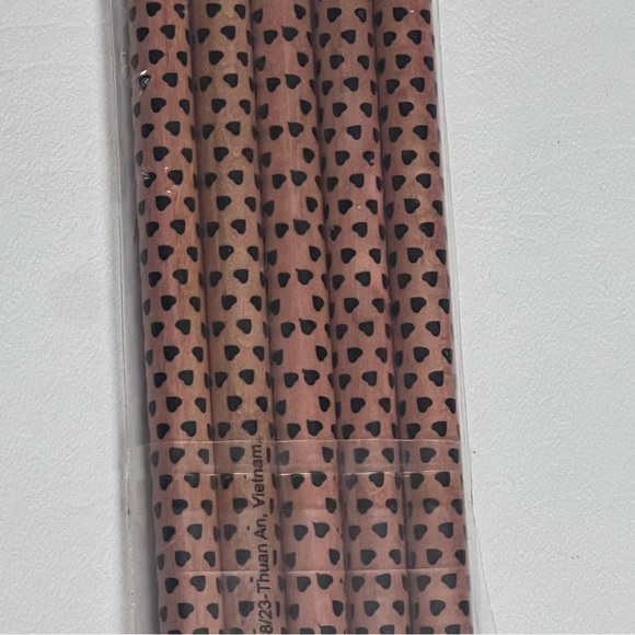 Artist Drawing Coloring Coloring Pencils Five Pack  WIth Heart Decorations - Picture 3 of 6